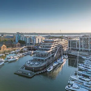 Harbour & Hotel