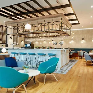 Courtyard By Marriott Luton Airport Hotel